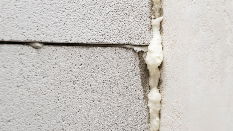 spray foam in wall gap