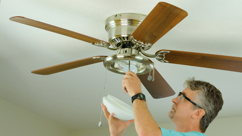 taking down ceiling fan