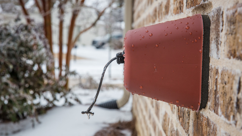 Exterior faucet cover