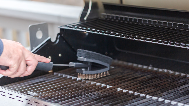 Scrubbing and cleaning grill