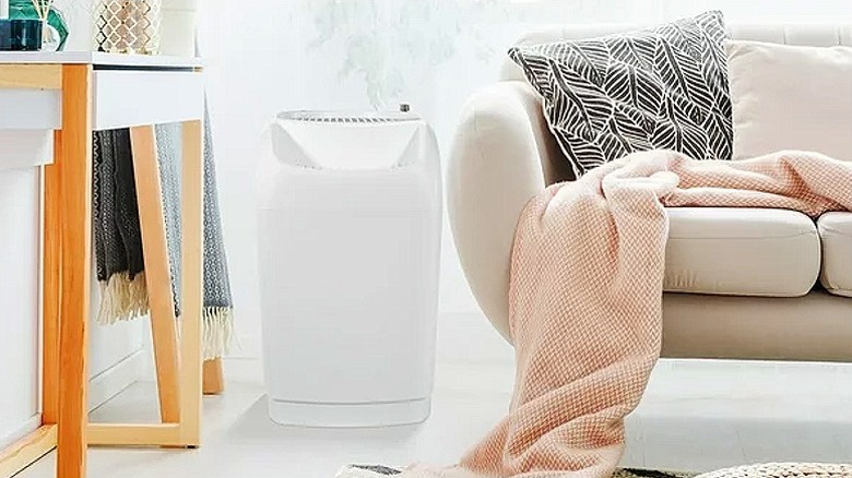 Aircare Space-Saver humidifier in house