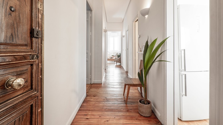 parallel floorboards in hallway 