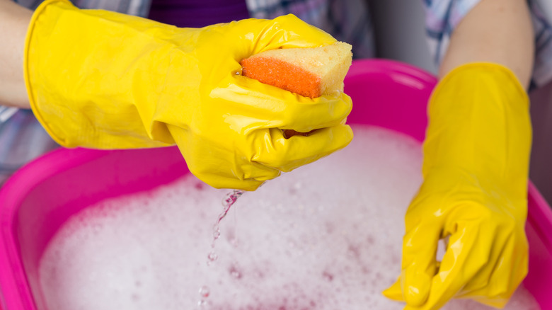 Soapy water bucket