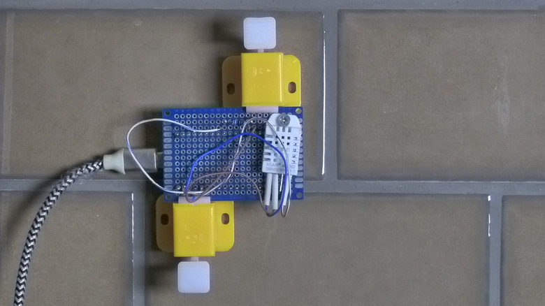 Humidity sensor mounted to wall