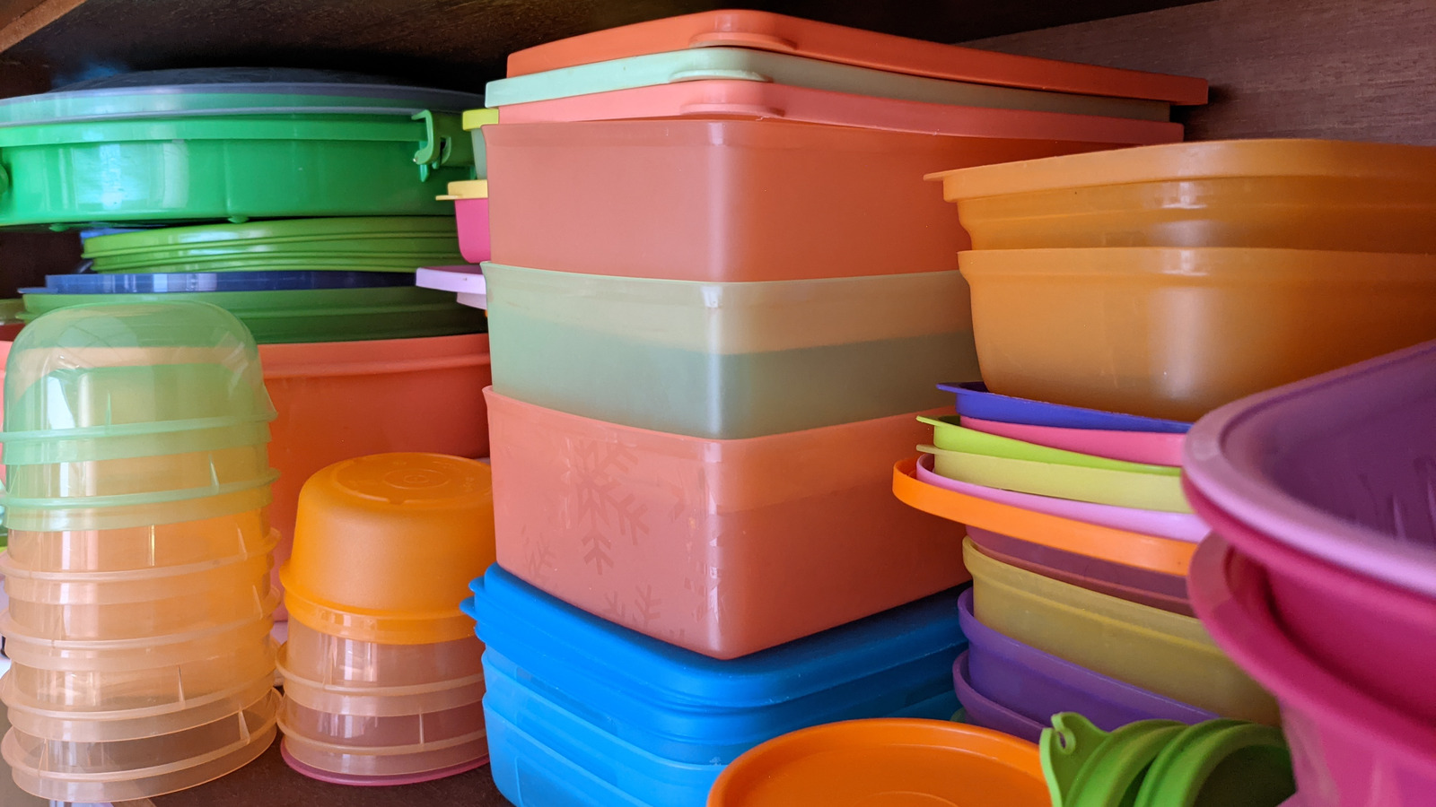 How To Organize Your Tupperware (Easy & Affordable)