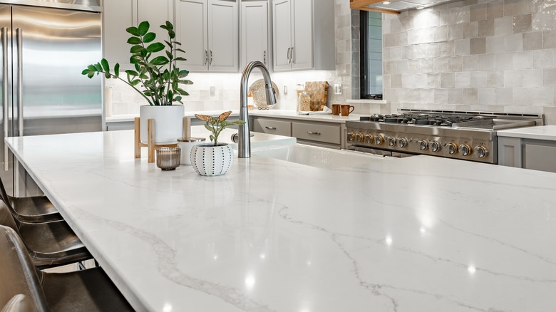 Quartz countertop in kitchen