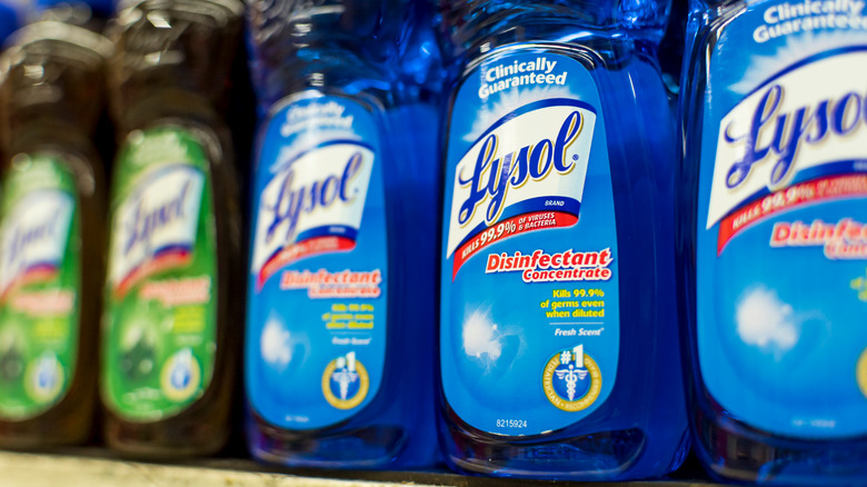 Lysol cleaning solution