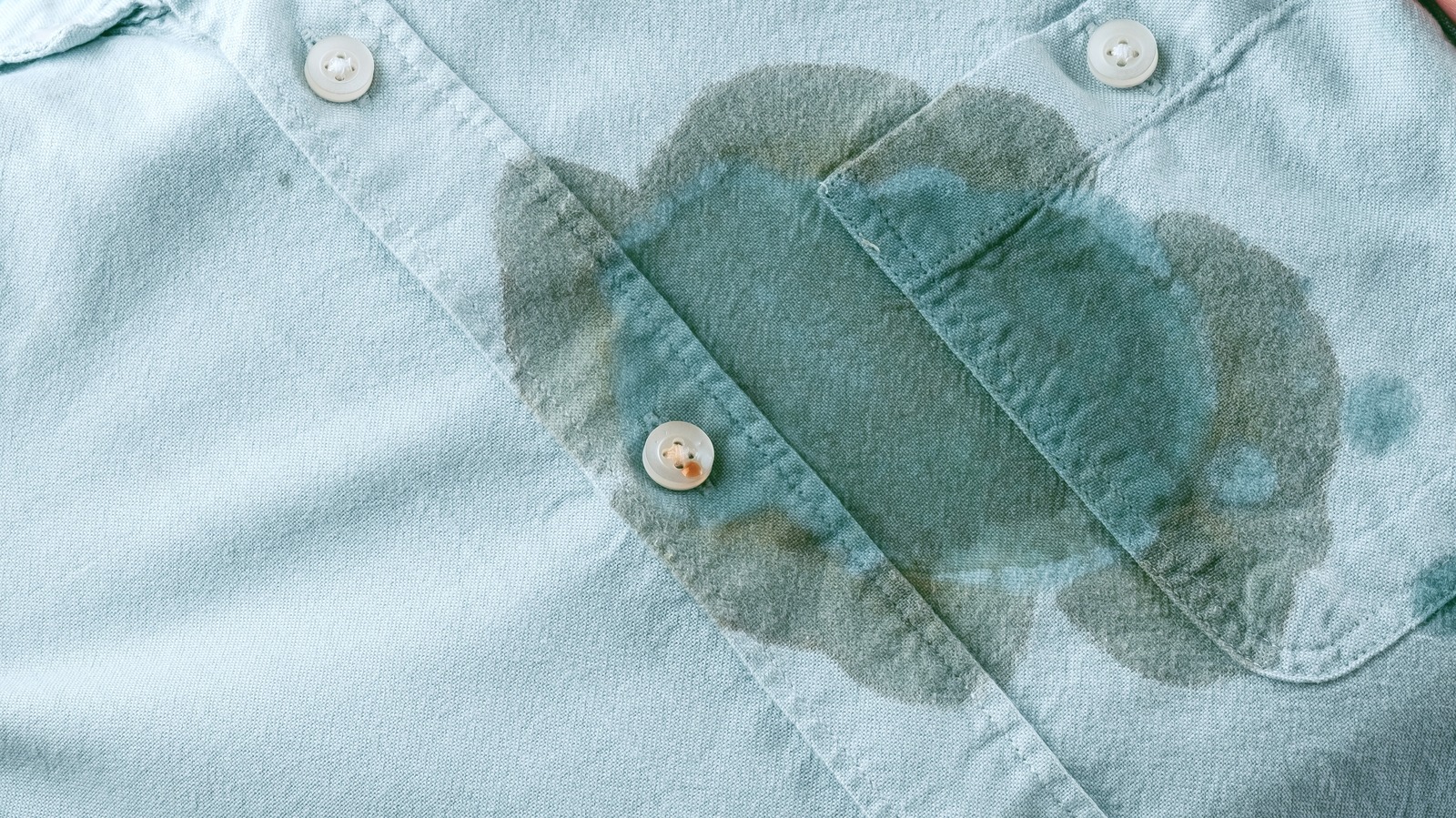 The Cleaning Staple That Will Get Rid Of Stubborn Oil Stains On Laundry Day