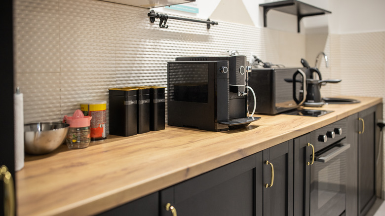 Appliances on kitchen counter