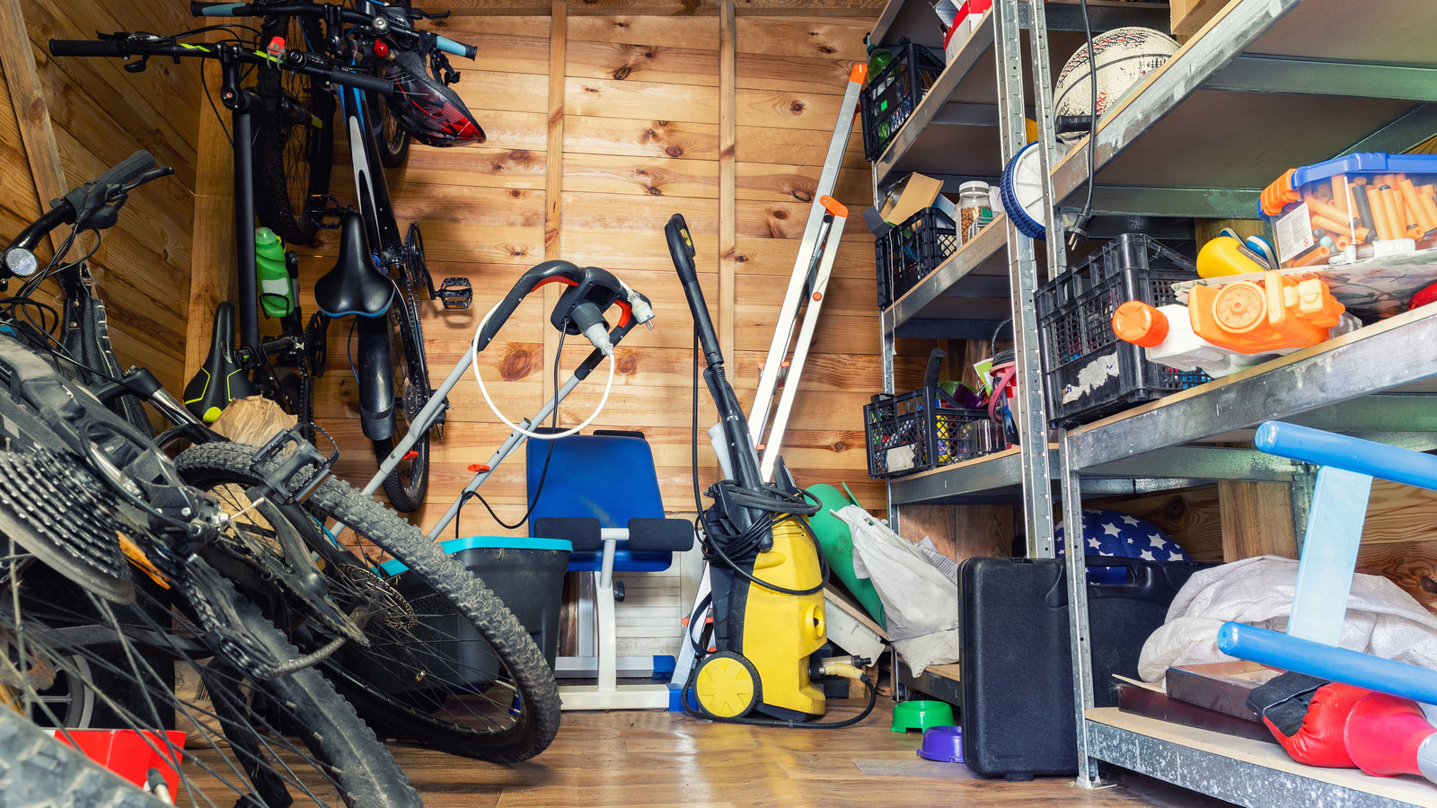 Read more about the article The clever way to use a coffee can in your garage for organization