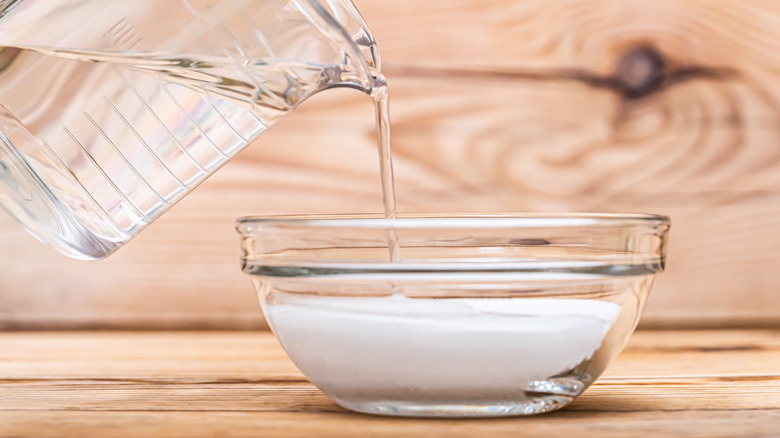 making baking soda paste