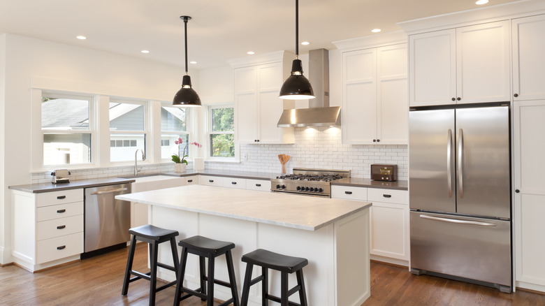 Lighting in a modern kitchen