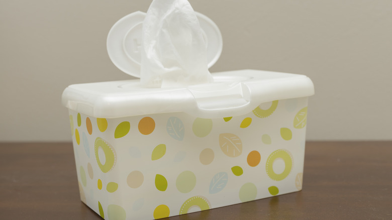 A baby wipes box