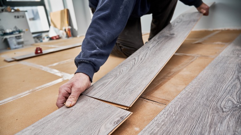 Installing laminate flooring   