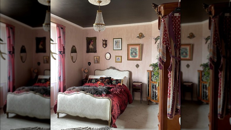 Pink bedroom with black ceiling