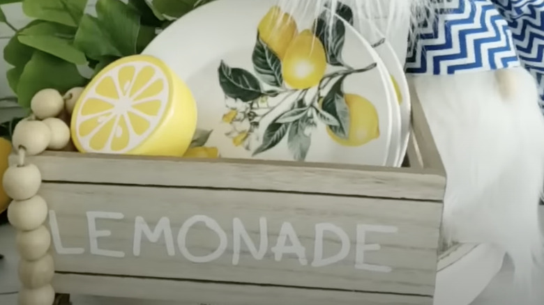 DIY lemon decor