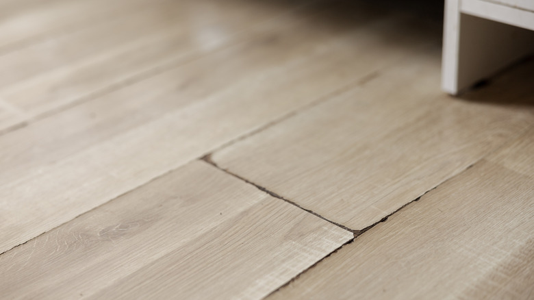 Laminate floor damaged by moisture