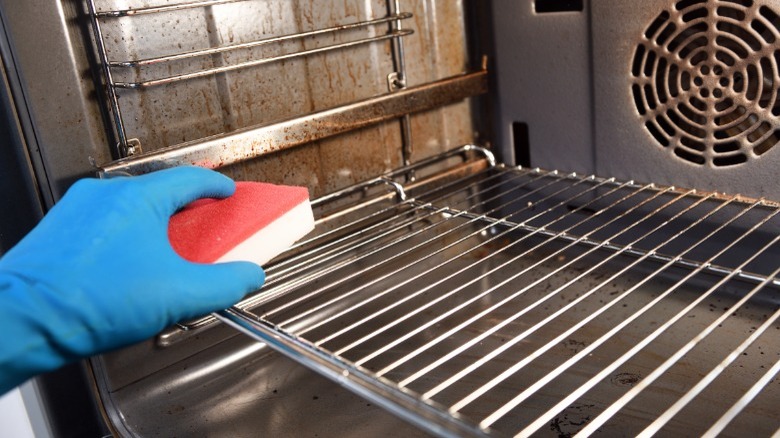 Cleaning oven racks 