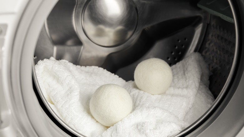 Wool dryer balls in dryer