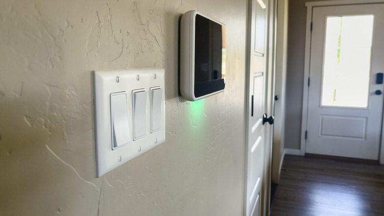 Multiple mid-hallway light switches