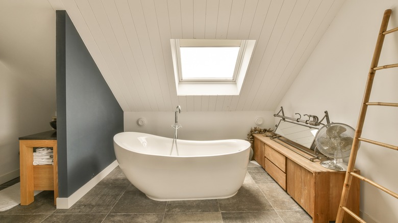 A skylight overlooks a bathroom