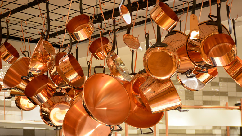 Hanging copper cookware 