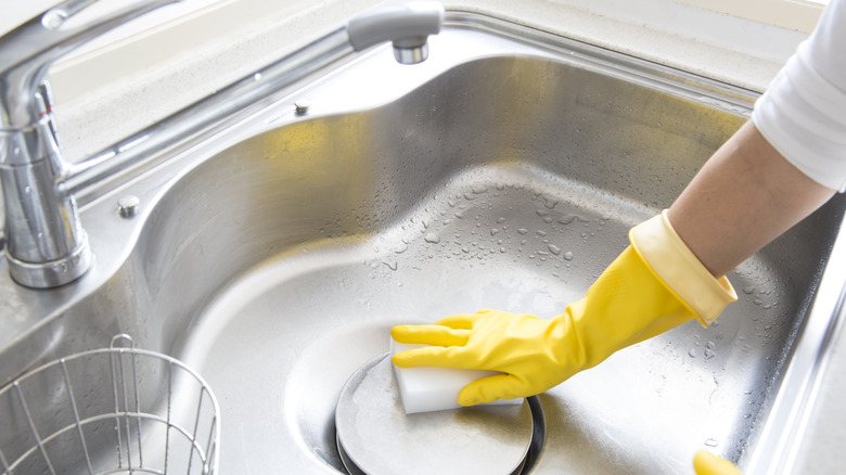 Scrubbing kitchen sink