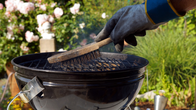 Cleaning grill with wire brush