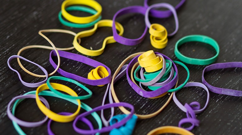 Different sizes of rubber bands