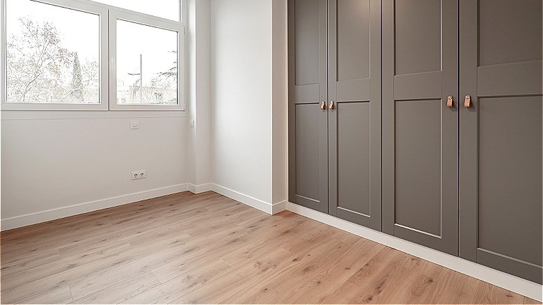 empty room light wood floors