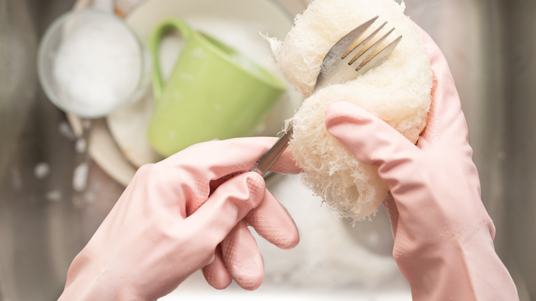 Washing dishes by hand