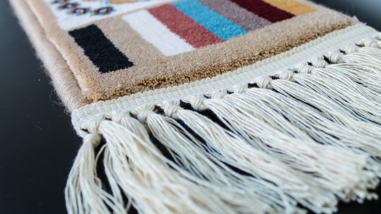 carpet with fringe tassels 