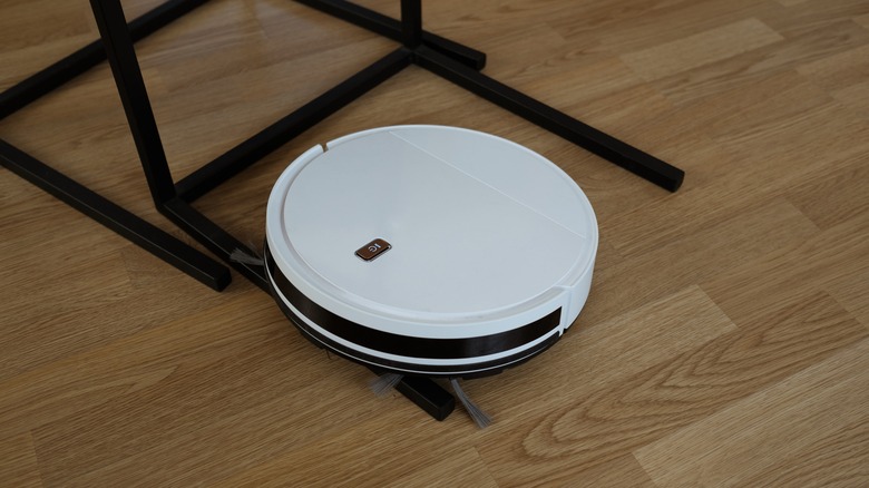 robot vacuum stuck on table leg