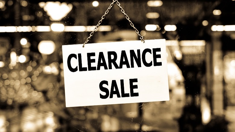 Clearance sale sign