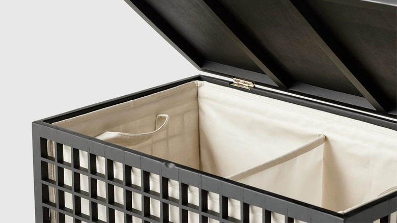 sectional hamper with lid