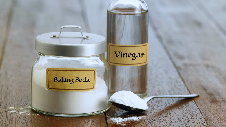 baking soda and vinegar