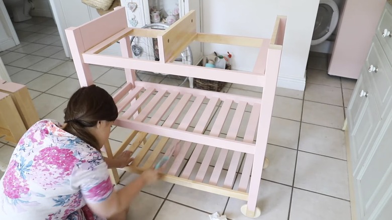 Blogger painting Ikea Cart