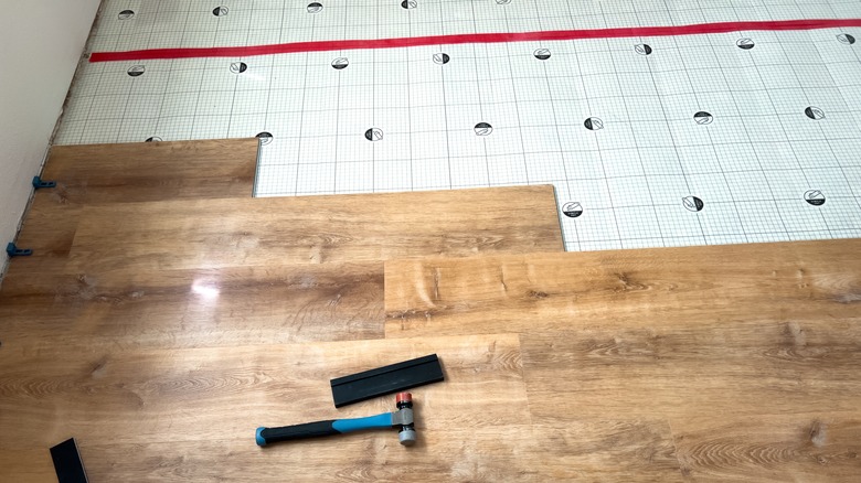 Installing vinyl plank flooring