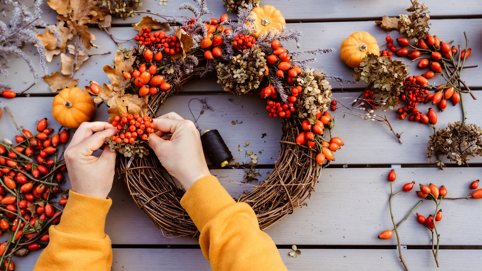 The Impossibly Easy Wreath Trick That'll Make Your Home Smell Divine