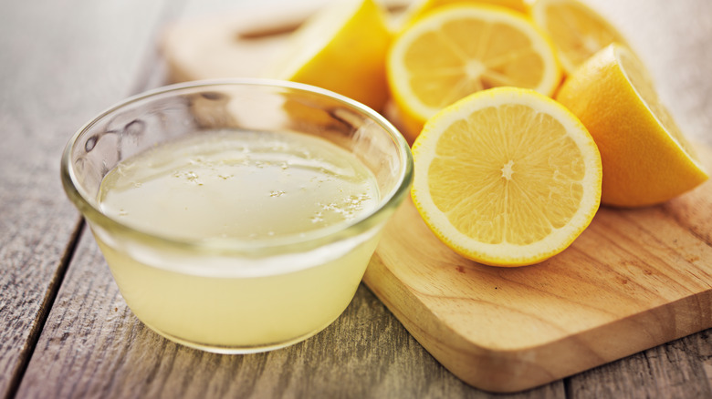 Fresh lemon juice