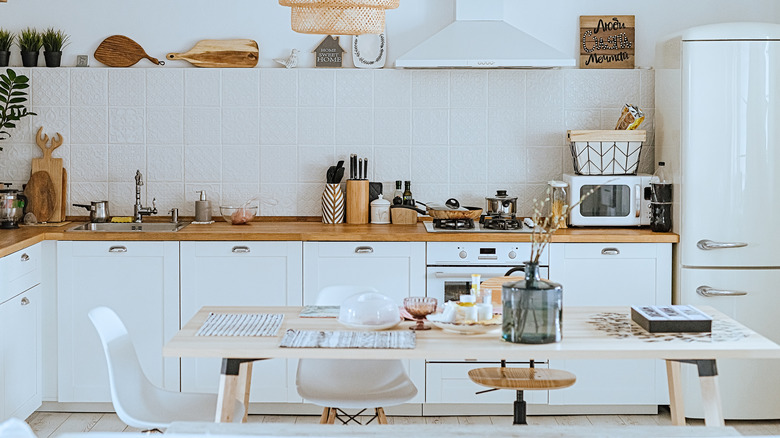 kitchen with lower cabinets and shelf