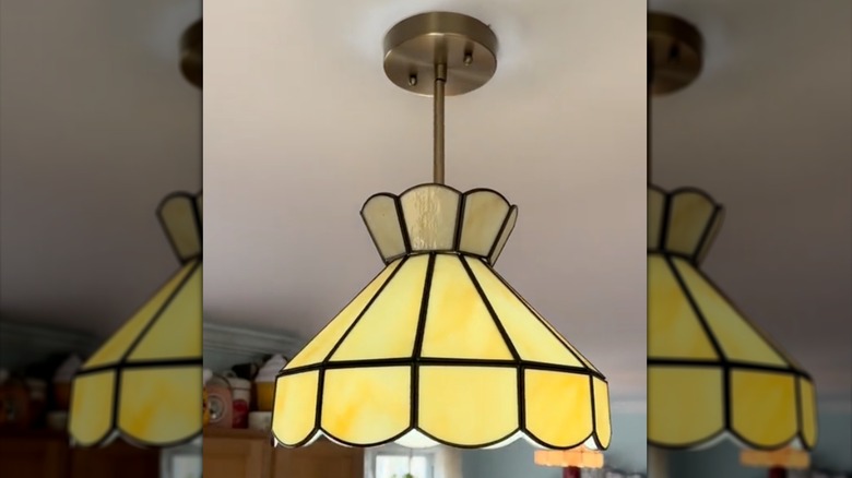 Vintage Tiffany-style pendant light in a kitchen