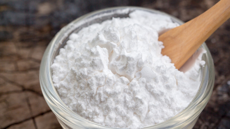 baking soda in bowl