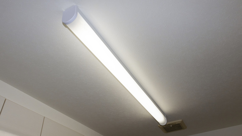 fluorescent ceiling light