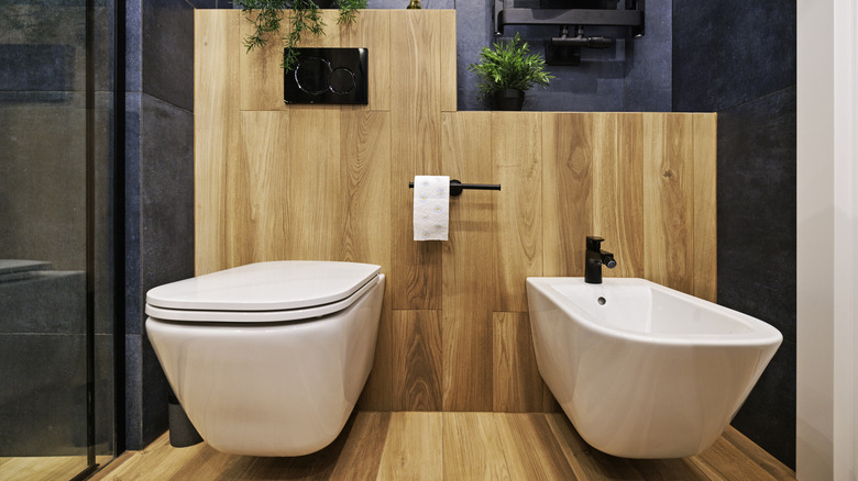 Porcelain wood tiled bathroom 