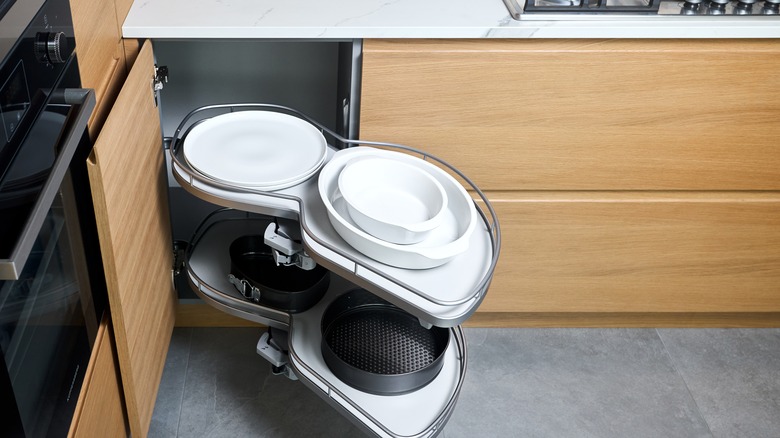 Corner cabinet storage