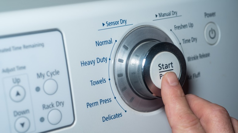 Clothing dryer heat settings 