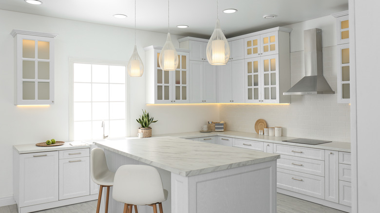 pendant lights over kitchen island