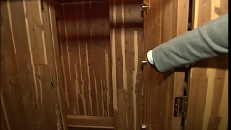 Hidden door in Michael Jackson's closet