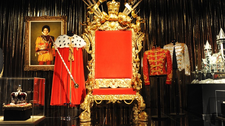 Michael Jackson's throne, outfits and paintings 